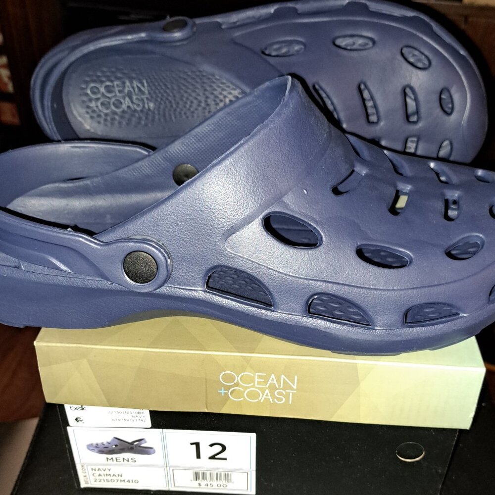 BRAND NEW with box Men's Croc Style Sandals